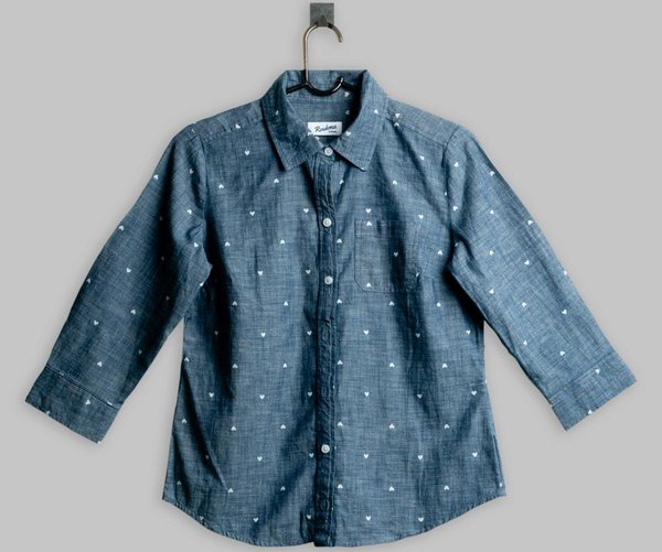 Comment styliser des chemises à motifs avec des pantalons unis pour un look équilibré ?